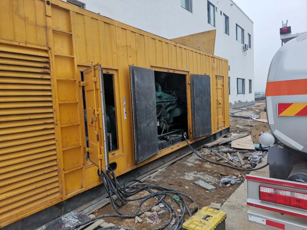 铜山如何在发电机出租合同中约定设备的维修和保养责任?